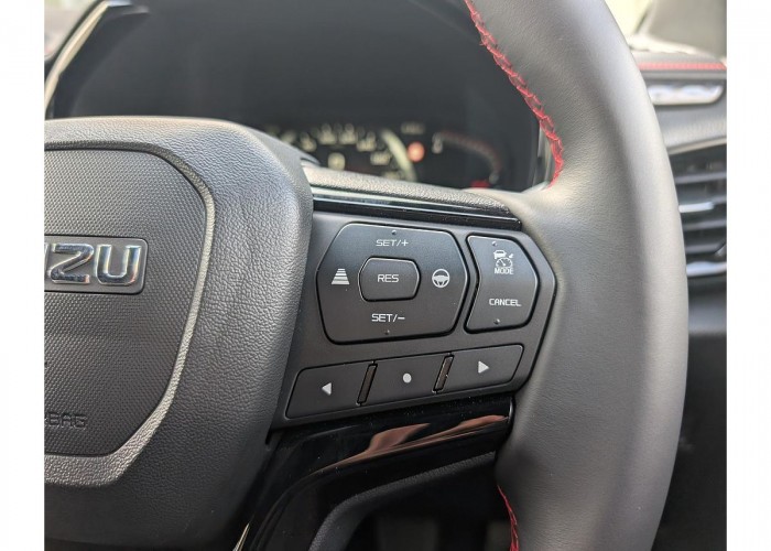 Used 1
                    ISUZU
                     for Sale Image