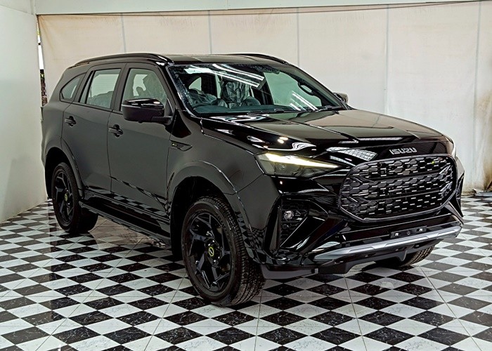 Used 7
                    ISUZU
                     for Sale Image