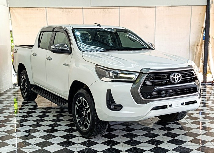 Used 8
                    TOYOTA
                     for Sale Image