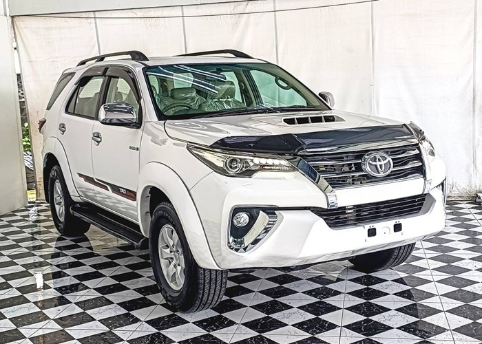 Used 5
                    TOYOTA
                     for Sale Image