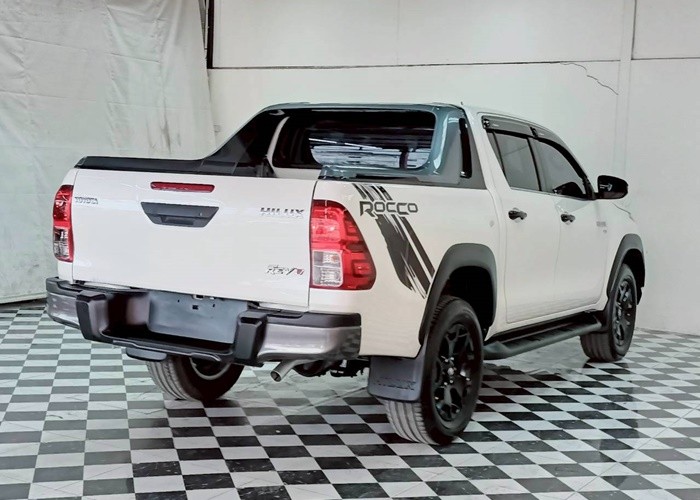 Used 5
                    TOYOTA
                     for Sale Image