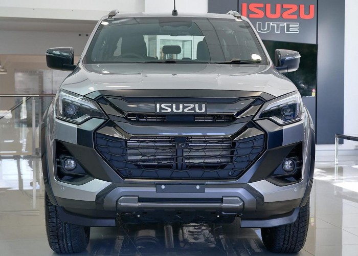 Used 1
                    ISUZU
                     for Sale Image