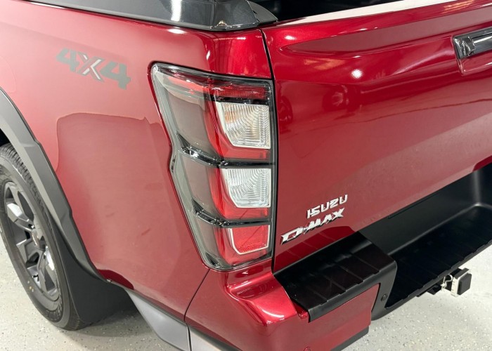 Used 1
                    ISUZU
                     for Sale Image